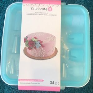 Celebrate it Basic Decorating Kit
